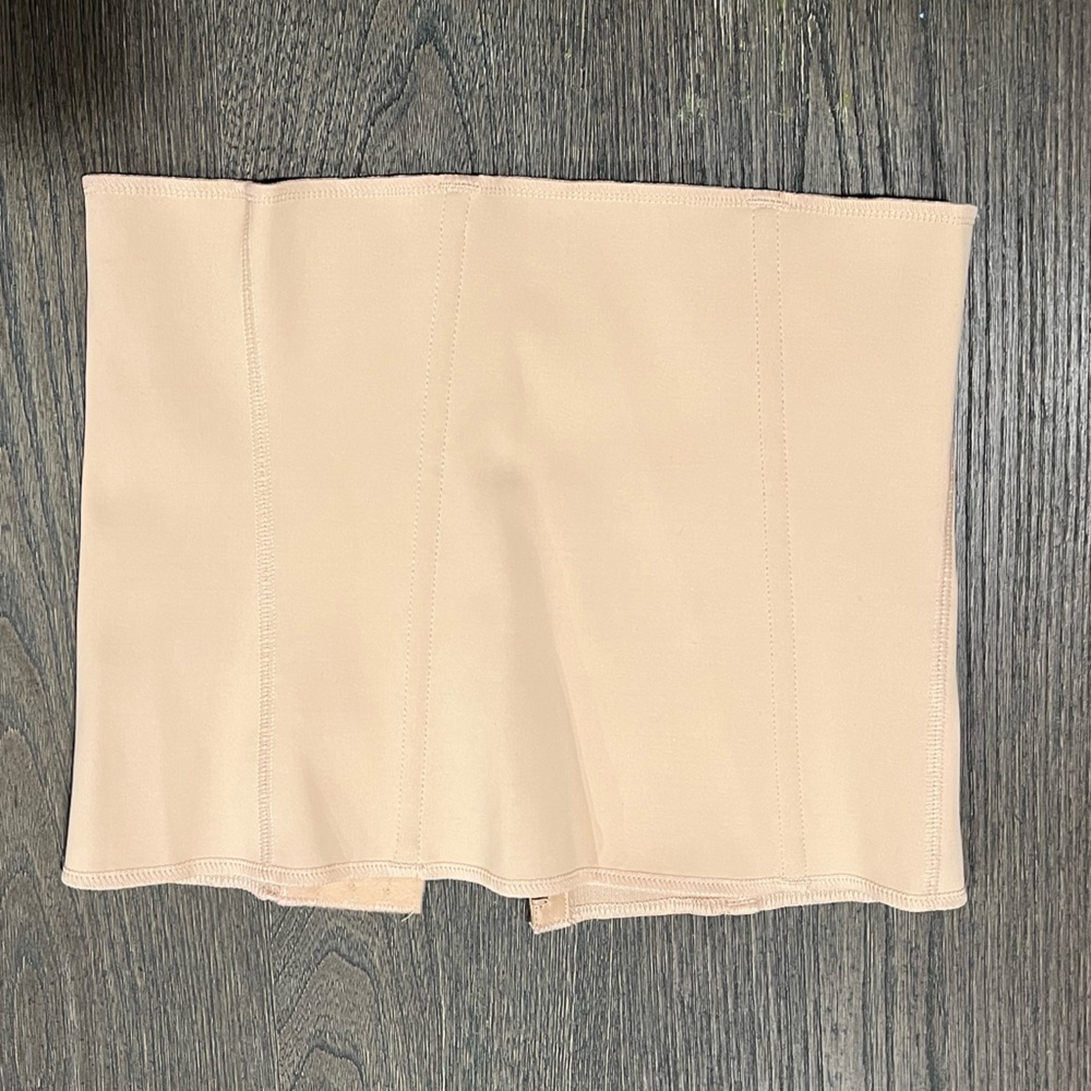 NWOT Skims Waist Trainer Clay - Size S